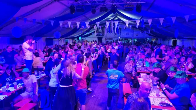 Concert sous chapiteau